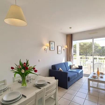 Apartmán With Terrace Near The Sea